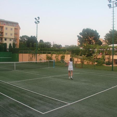 Joya Park Apartments Sables d'or Extérieur photo