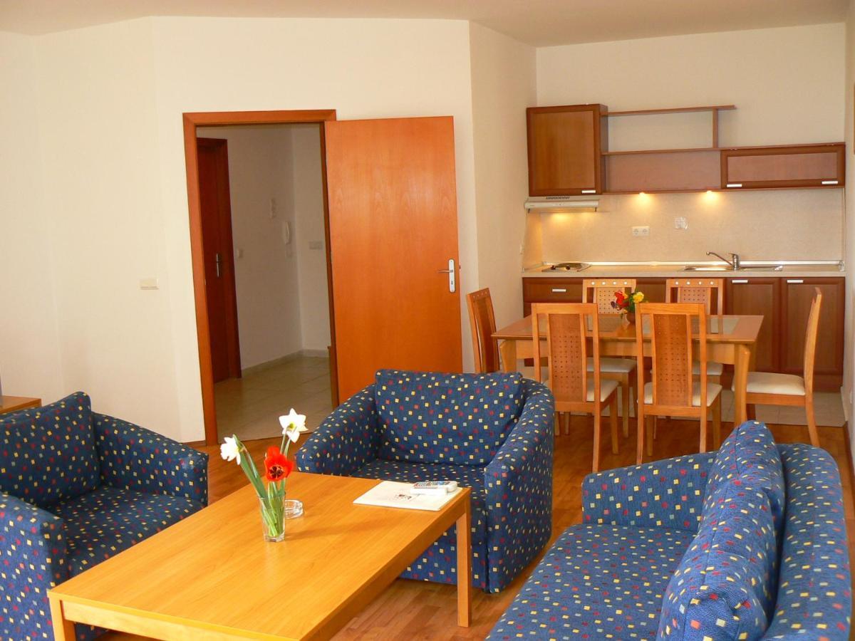 Joya Park Apartments Sables d'or Extérieur photo