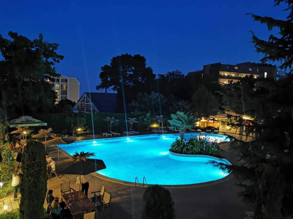Joya Park Apartments Sables d'or Extérieur photo