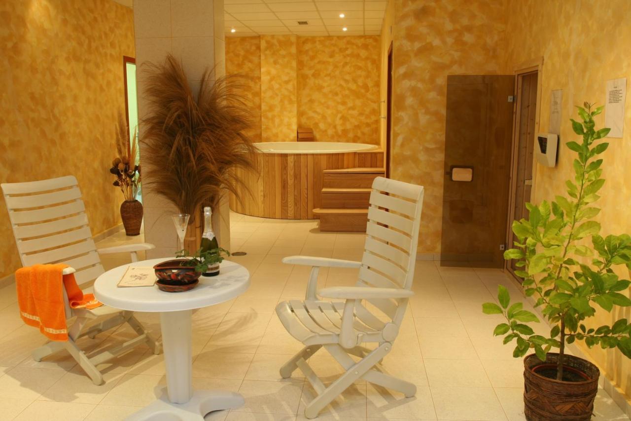 Joya Park Apartments Sables d'or Extérieur photo
