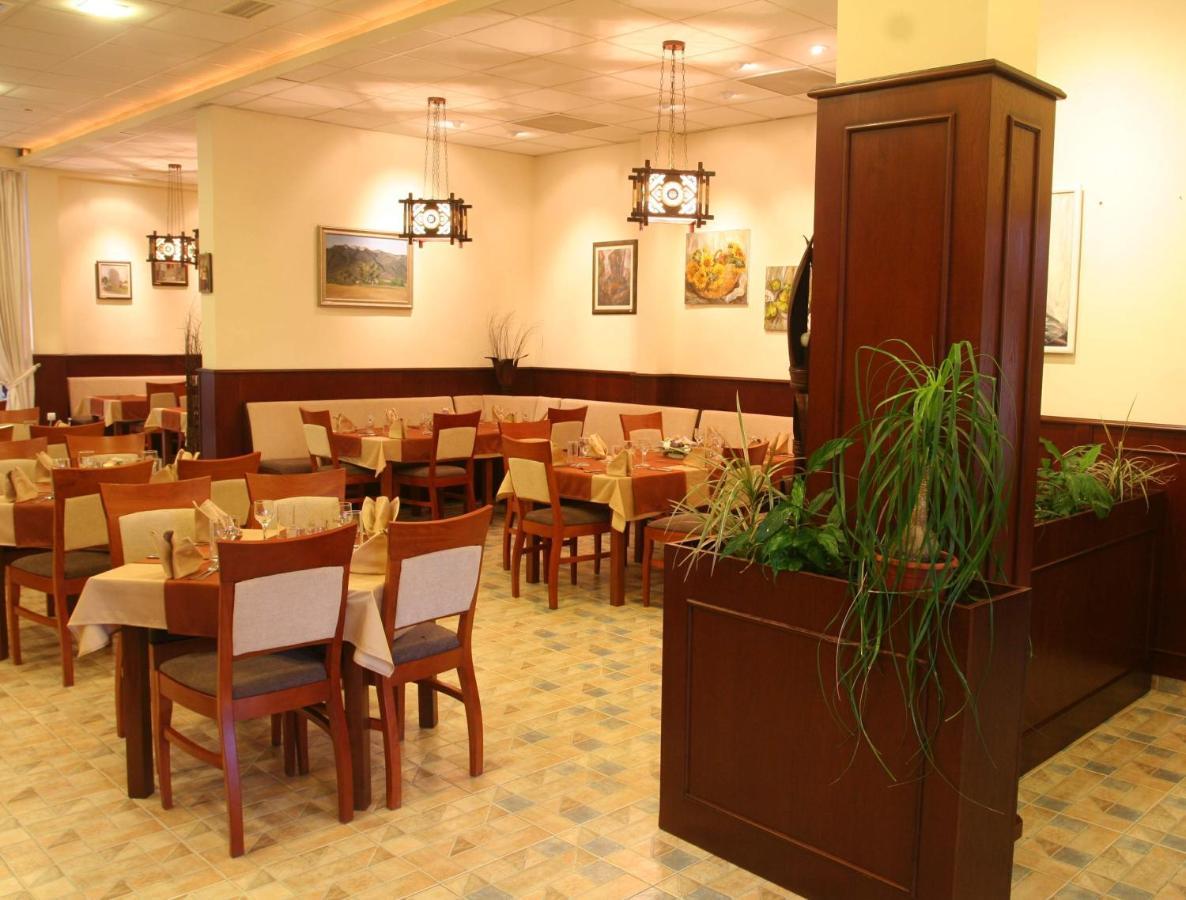Joya Park Apartments Sables d'or Extérieur photo